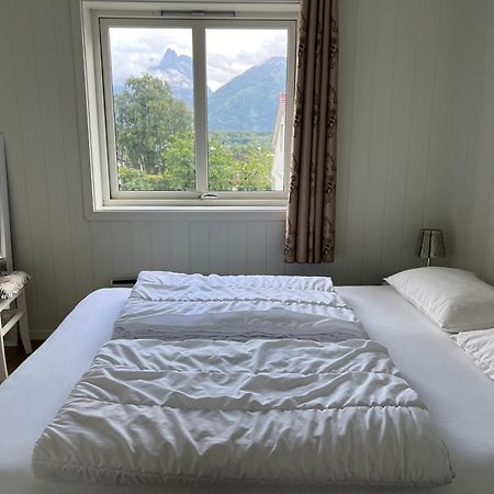 Andalsnes Gustehouse Apartment Exterior foto