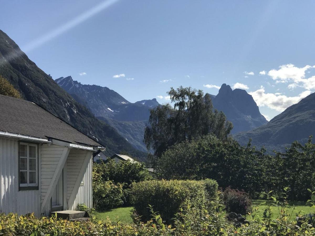 Andalsnes Gustehouse Apartment Exterior foto